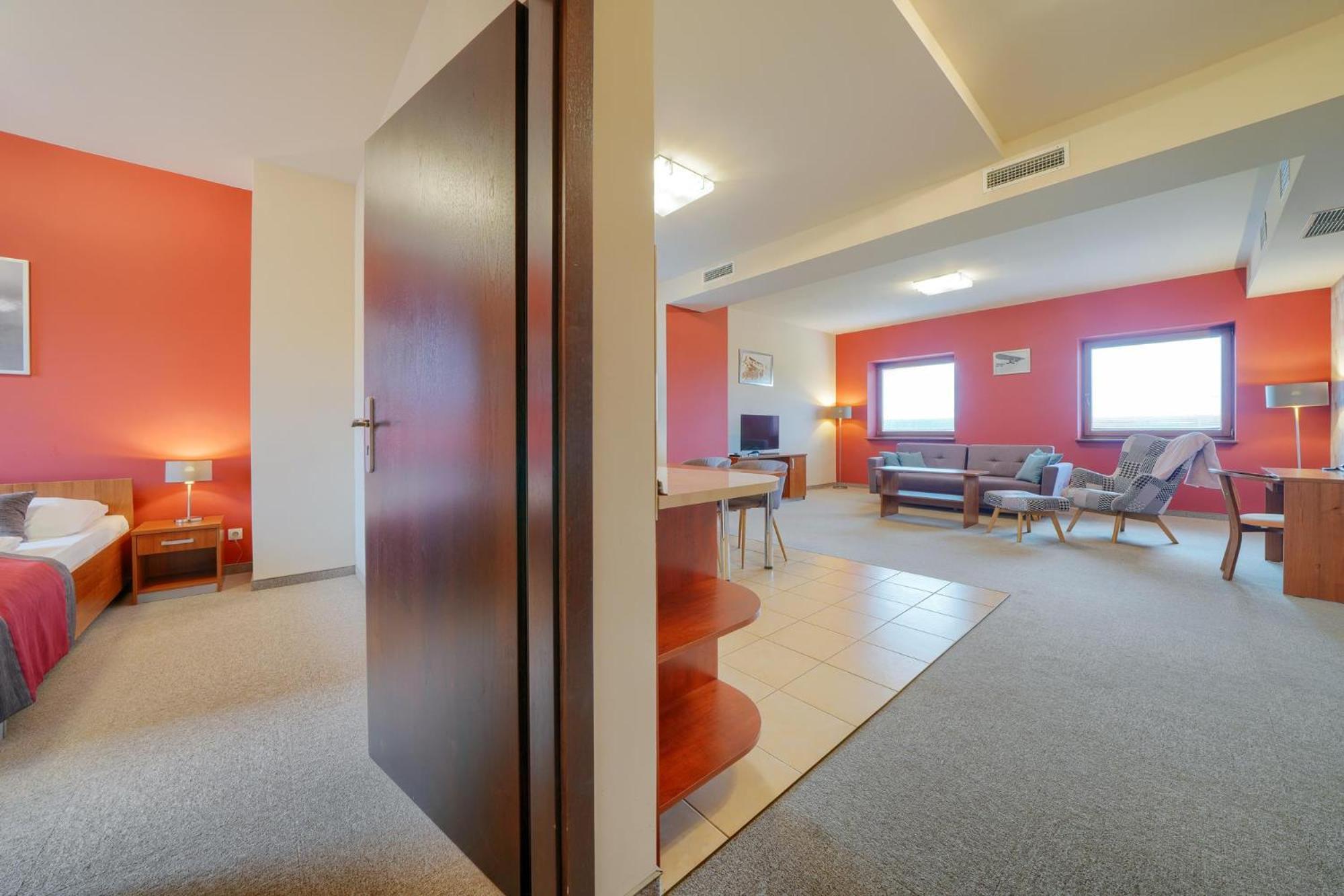 Hotel Aviator Kamien Slaski Εξωτερικό φωτογραφία